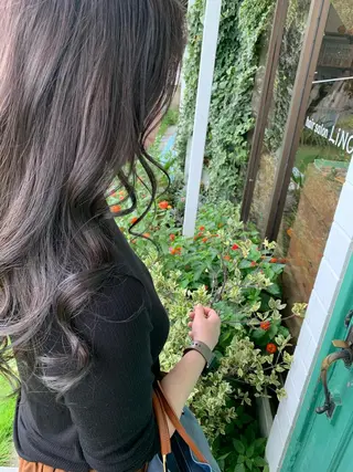 ロング カラー 佐藤 美咲のヘアスタイル