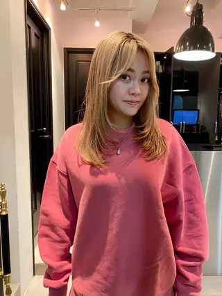 ミディアム Tomoka🐶🌟 似合わせカット✂︎のヘアスタイル