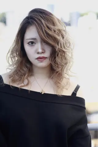 ミディアム カラー ヘアアレンジ 髪質改善×ハイトーン 中田啄也のヘアスタイル