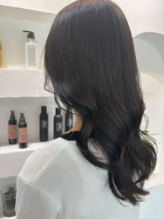 ロング 顔周りのデザイン特化 井手麻梨栄のヘアスタイル