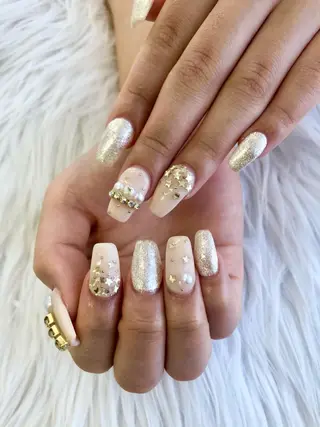 ネイル MADIA藤沢所属・MADIA MEGUのネイルデザイン