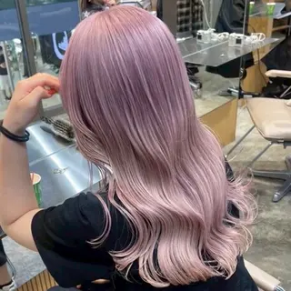 ロング カラー tsubasa🪽 ／ブリーチカラーのヘアスタイル