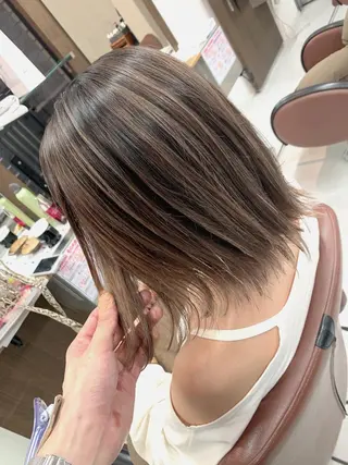 ショート カラー circus by KENJE 町田店のヘアスタイル