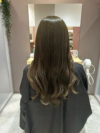 ロング カラー ヘアアレンジ 黒川 真裕のヘアスタイル