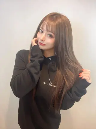 ロング アールバイニーナ所属・R by NINA アールバイニーナのヘアスタイル