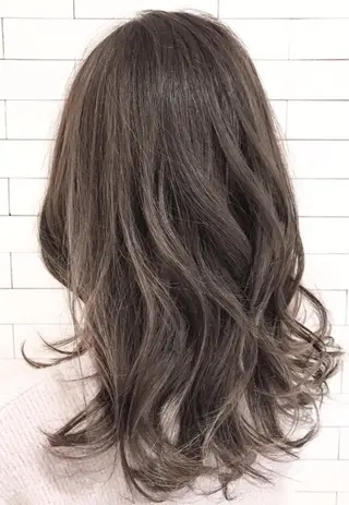 セミロング カラー 土谷 敦郎のヘアスタイル