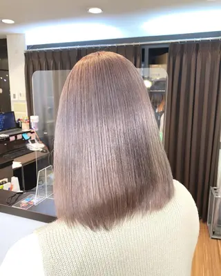 ショート カラー ANKH CROSS 新宿店所属・色ムラ修正の神様 新宿ハイトーンかすみのヘアスタイル