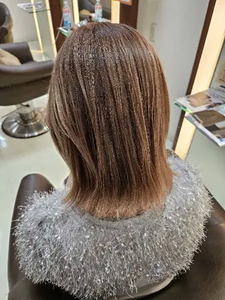 ショート カラー 臼井 早智のヘアスタイル