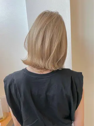 ミディアム 本田 奈穂美のヘアスタイル