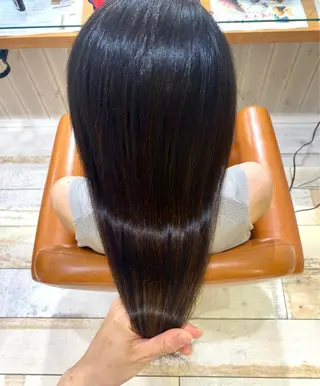 セミロング 🌸小島友梨香🌸 ブリーチカラーのヘアスタイル