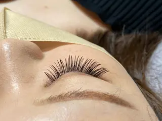 マツエク・マツパ Arms nail&eyelash 汐入店所属・🔱♡EMI ♡🔱のマツエク・マツパデザイン