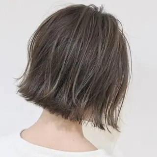 ショート カラー ボブ・レイヤーカット 吉敷航一のヘアスタイル