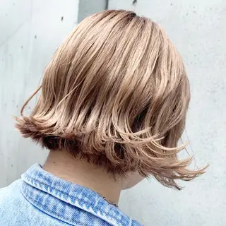 ショート カラー 平 ちひろのヘアスタイル