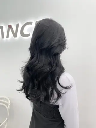 ロング カラー 韓国暗髪🇰🇷レイ ヤー🤍THREEのヘアスタイル