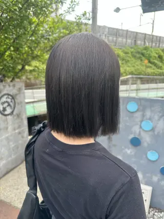 ショート カラー 安達 望のヘアスタイル