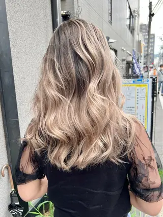 ロング カラー ヘアアレンジ SALOWIN京都河原町Suite店所属・外国人風レイヤー/ ハイトーンSHUのヘアスタイル