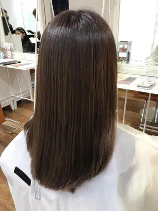 ミディアム いけだ　ひかり ハイライトくびれヘアのヘアスタイル