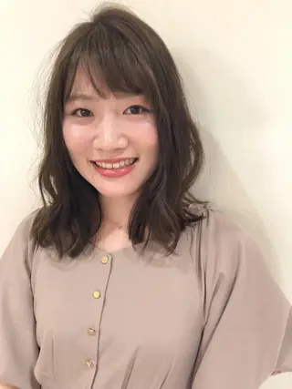 ミディアム カラー 相原 美咲のヘアスタイル
