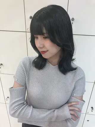 ミディアム 前髪/顔周り/透明感 艶カラーとどさんのヘアスタイル