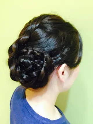 ヘアアレンジ 鬼頭 洋吏のヘアスタイル