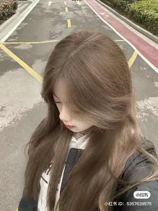 ロング カラー 🤍韓国大人っぽ ベージュMAI🤍のヘアスタイル