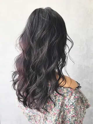 セミロング カラー TOMOYAレイヤー ブリーチ縮毛矯正のヘアスタイル