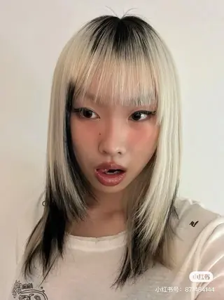 カラー ハイトーン🦴/ レイヤー🩻SENAのヘアスタイル