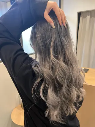 ロング カラー 小谷 梨奈のヘアスタイル