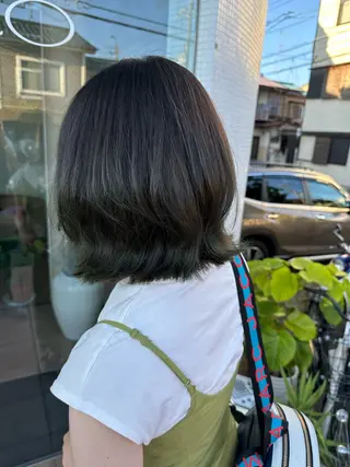 ミディアム 山本 瑠華のヘアスタイル