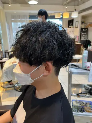 パーマ メンズ カ レラのヘアスタイル