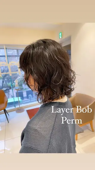 ミディアム パーマ ボブ/プツッとボブ/ 暖色カラー/モエのヘアスタイル
