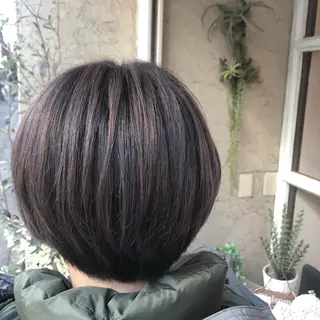 ショート カラー ニイムラ ミキのヘアスタイル