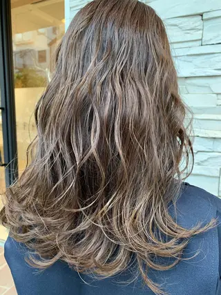 ロング ゆうき あすかのヘアスタイル