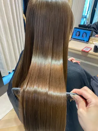 ロング 髪質改善　縮毛の達人 矢井由真のヘアスタイル