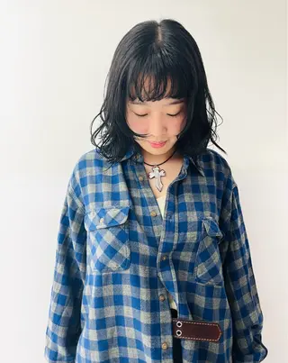 ミディアム カラー Haco＋所属・ウルフ/レイヤー Miinaのヘアスタイル