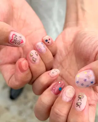 ネイル takara nail所属・takara射水高岡 マグネット韓国ポップのネイルデザイン