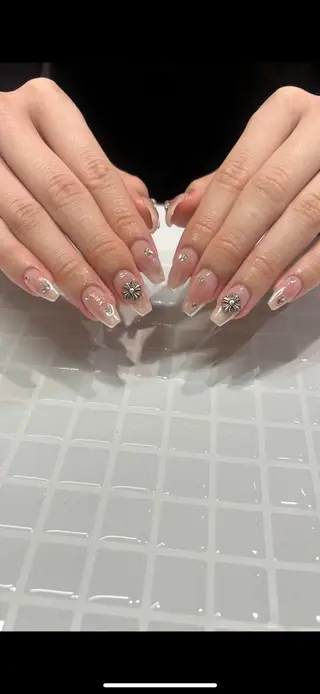 ネイル GO TODAY SHAiRE SALON 表参道colore店所属・emmi nailのネイルデザイン
