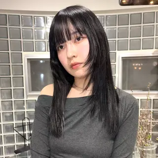 セミロング カラー WATER所属・SAKI 🪽 ハイトーンのヘアスタイル