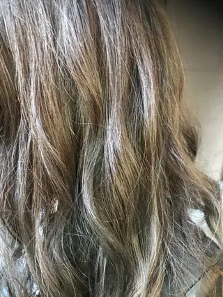 ミディアム カラー vato マンツーマンサロンのヘアスタイル