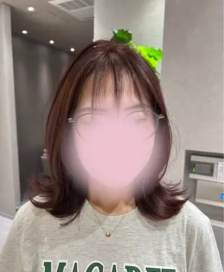ミディアム カラー SALOWIN 新宿三丁目me+所属・レイヤー/ボブ/ 髪質改善/石井ハルカのヘアスタイル