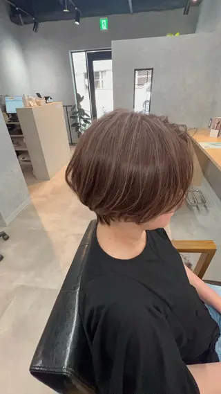 ミディアム motoトップカラー リスト/ブリーチカラのヘアスタイル