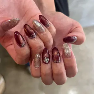 ネイル WHITE所属・Lily WHITEのネイルデザイン