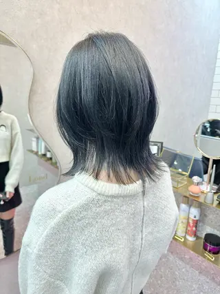 ミディアム カラー ヘアアレンジ yuuto🌈 冬の透け感カラーのヘアスタイル