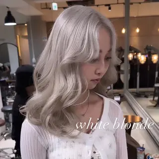 セミロング カラー 💜ハイトーン💛 マジカルかいちゃんのヘアスタイル