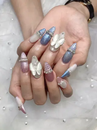 ネイル U·Mi nail salon所属・U·MI 長さ出し専門店のネイルデザイン