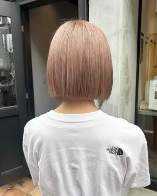 ショート 透明感ベージュ🤎 大久保 那奈のヘアスタイル