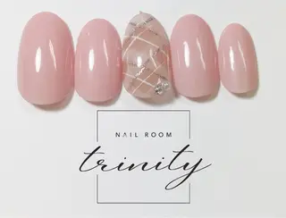 ネイル Trinity ネイリストスタッフのネイルデザイン