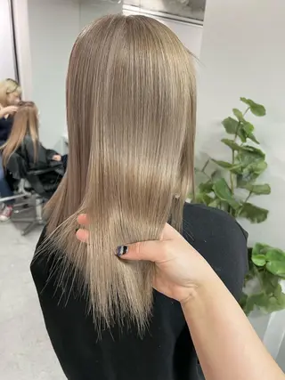 ミディアム カラー sio.nail&eyebrow salon shimokitazawa2号店所属・nailist mana𖤐´-のネイルデザイン