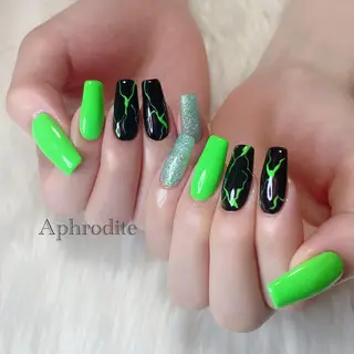 ネイル Aphrodite パラジェル認定サロンのネイルデザイン