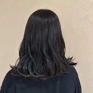 ミディアム カラー ヘアアレンジ 飯島 美海のヘアスタイル